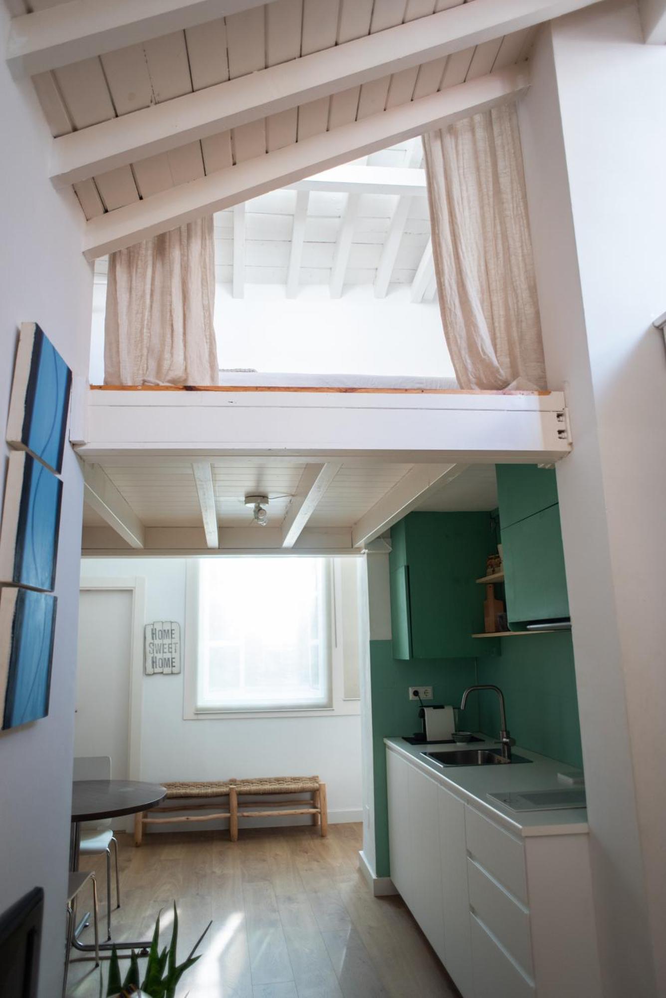 Cozy & Quiet Apartment In The Center Málaga Buitenkant foto